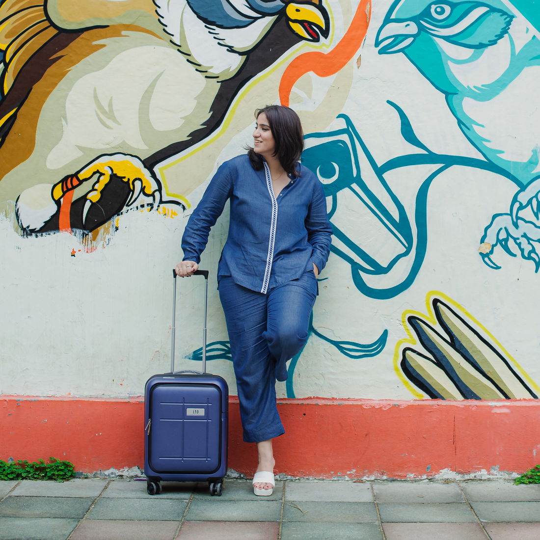 The Best Travel-Friendly Outfits for Women: Lightweight, Wrinkle-Free Denim Styles