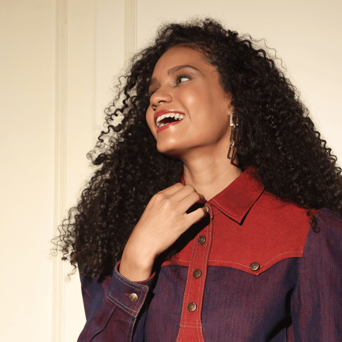 What Makes a Denim Outfit 'Royal'? A Complete Guide to the New Luxury Denim Trend (With Nynaeve's Modern Take)